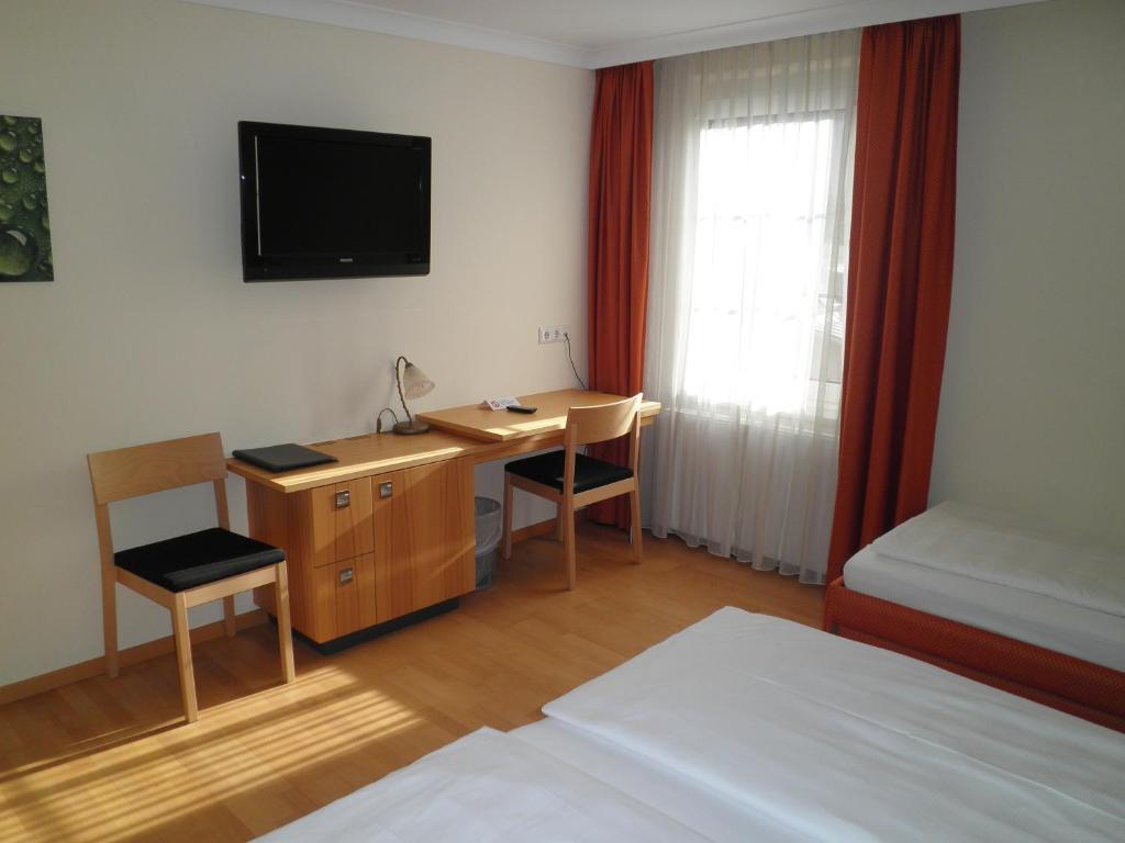 Hotel Lowen Bludenz Habitación foto