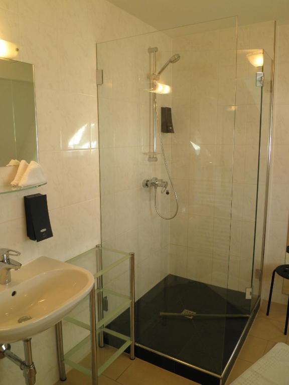 Hotel Lowen Bludenz Habitación foto