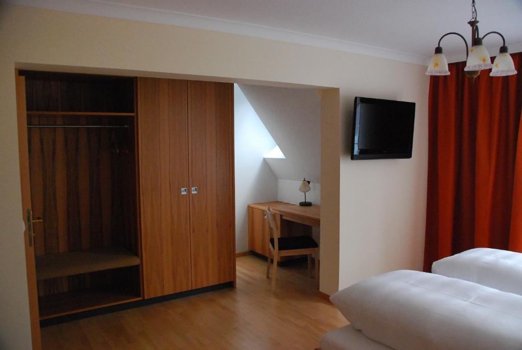 Hotel Lowen Bludenz Habitación foto
