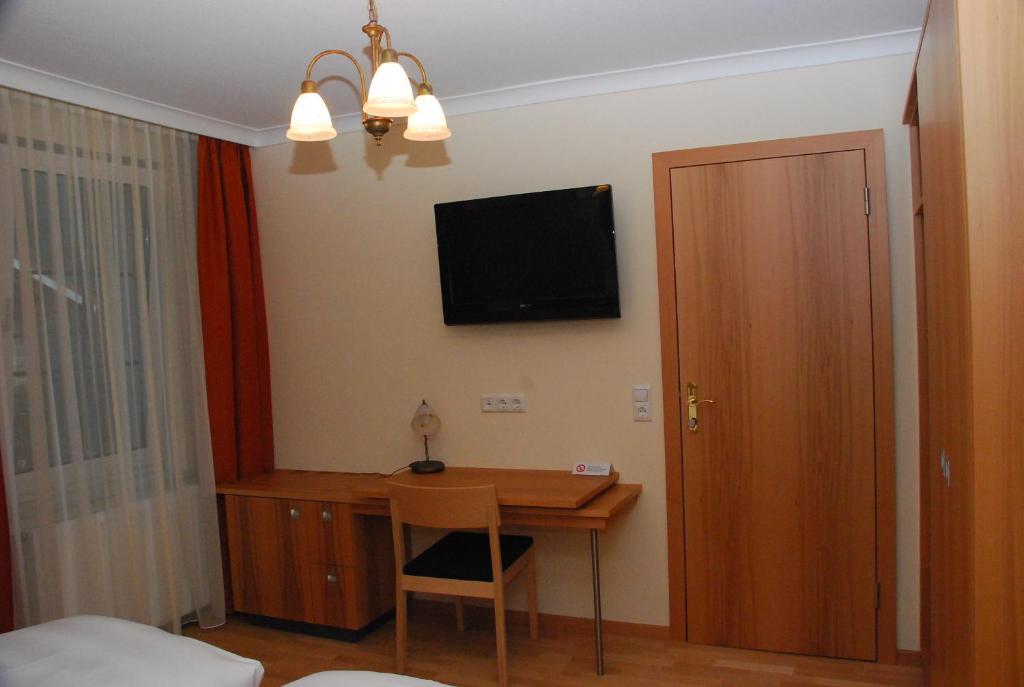Hotel Lowen Bludenz Habitación foto